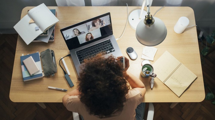 Le télétravail : un autre défi pour le Management 